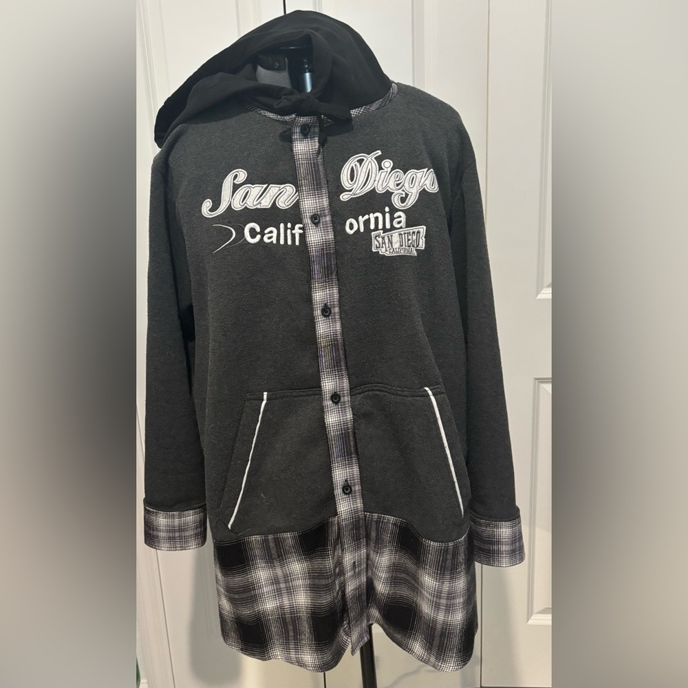 Women’s Up-Recycled San Diego California Sweatshirt with Flannel Hooded Jacket